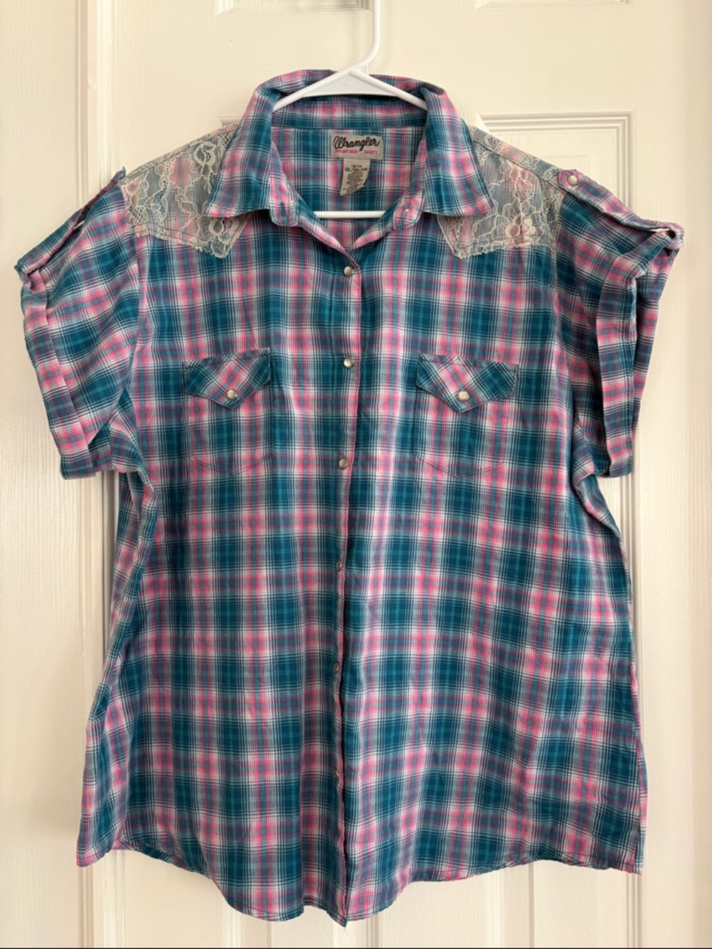 Wrangler Women’s Western pink and blue plaid lace pearl snap button up Size XXL
